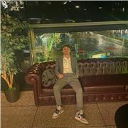 Studente di un istituto di Relazioni Internazionali e Marketing